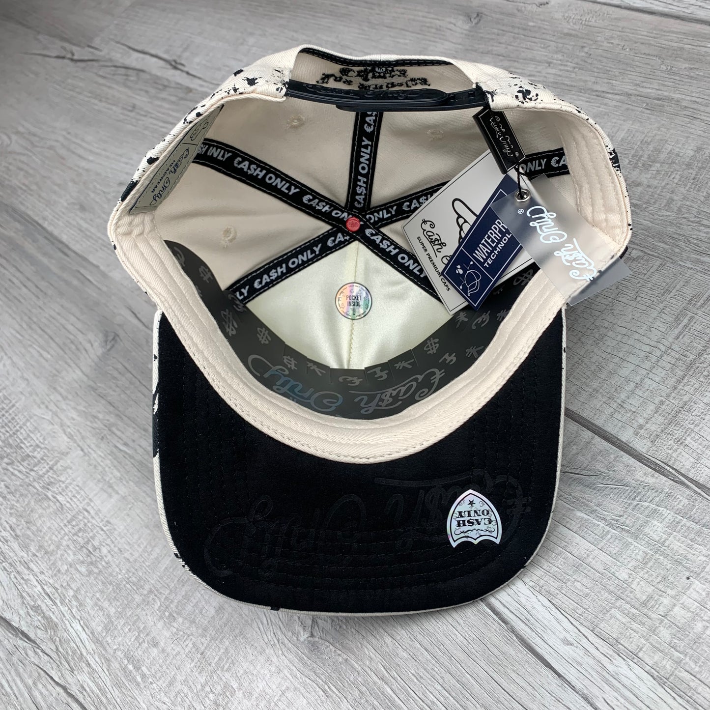 White/Black LA Flat Cap