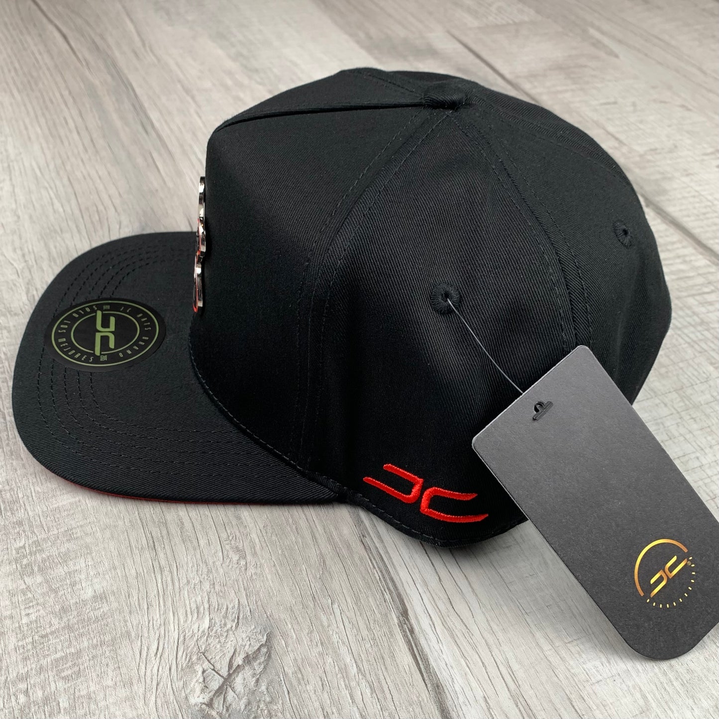 Business Pin Black/Red Cap