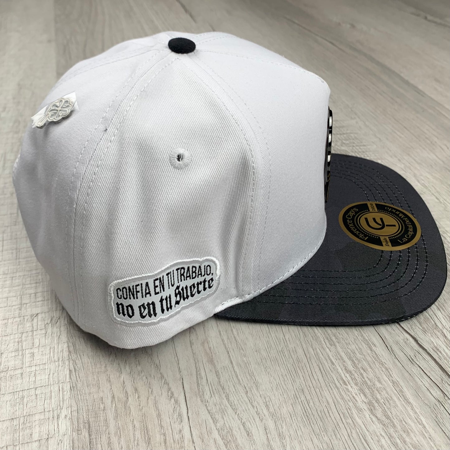 Black Pin White Clover Cap